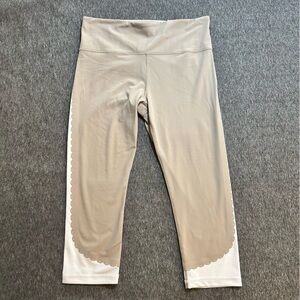 Athleta Balletcore Scallop Capri Leggings Coquette Athleisure Sz L Loungewear